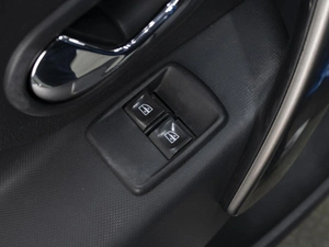 Седан Renault Logan 2015 года, 625000 рублей, Омск