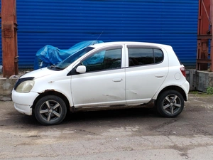 Хетчбэк Toyota Vitz 2000 года, 260000 рублей, Красноярск