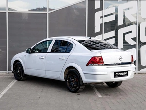 Седан Opel Astra 2014 года, 625000 рублей, Краснодар