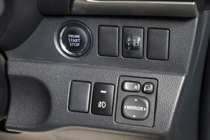 Хетчбэк Toyota Ractis 2012 года, 1249000 рублей, Новосибирск