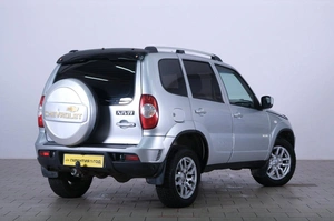 Внедорожник Chevrolet Niva 2016 года, 589000 рублей, Омск