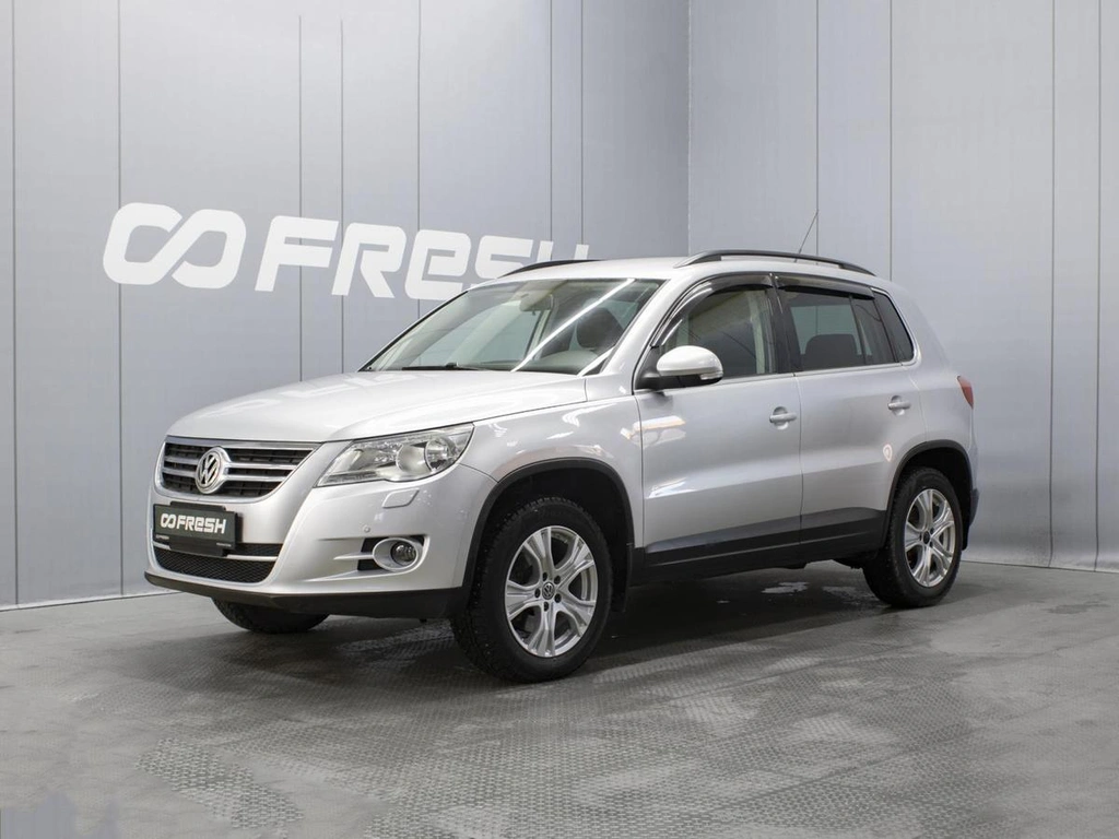 Внедорожник Volkswagen Tiguan 2009 года, 985000 рублей, Омск