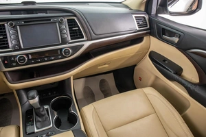 Внедорожник Toyota Highlander 2014 года, 2799000 рублей, Барнаул