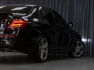 Седан Mercedes-benz E-класс 2018 года, 3498000 рублей, Тюмень