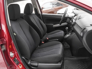 Хетчбэк Mazda 2 2011 года, 855000 рублей, Волгоград