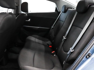 Седан Kia Rio 2012 года, 950000 рублей, Красноярск