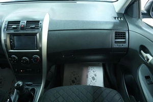 Седан Toyota Corolla 2008 года, 659000 рублей, Омск
