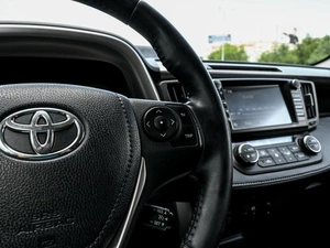 Внедорожник Toyota RAV4 2017 года, 2130000 рублей, Волгоград