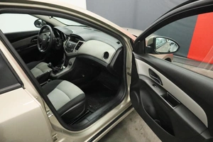 Седан Chevrolet Cruze 2011 года, 990000 рублей, Курск