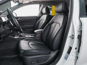 Седан Kia Optima 2019 года, 2369000 рублей, Сургут