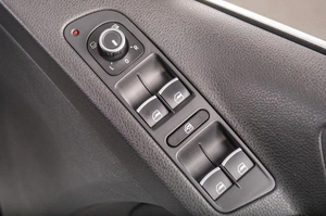 Внедорожник Volkswagen Tiguan 2012 года, 1259000 рублей, Томск