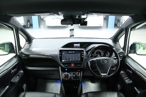 Минивэн Toyota Esquire 2016 года, 2033000 рублей, Солонцы