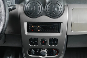 Хетчбэк Renault Sandero 2011 года, 429000 рублей, Тюмень