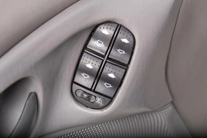 Хетчбэк Ford Focus 2001 года, 229000 рублей, Томск