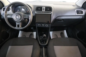 Седан Volkswagen Polo 2011 года, 829000 рублей, Омск