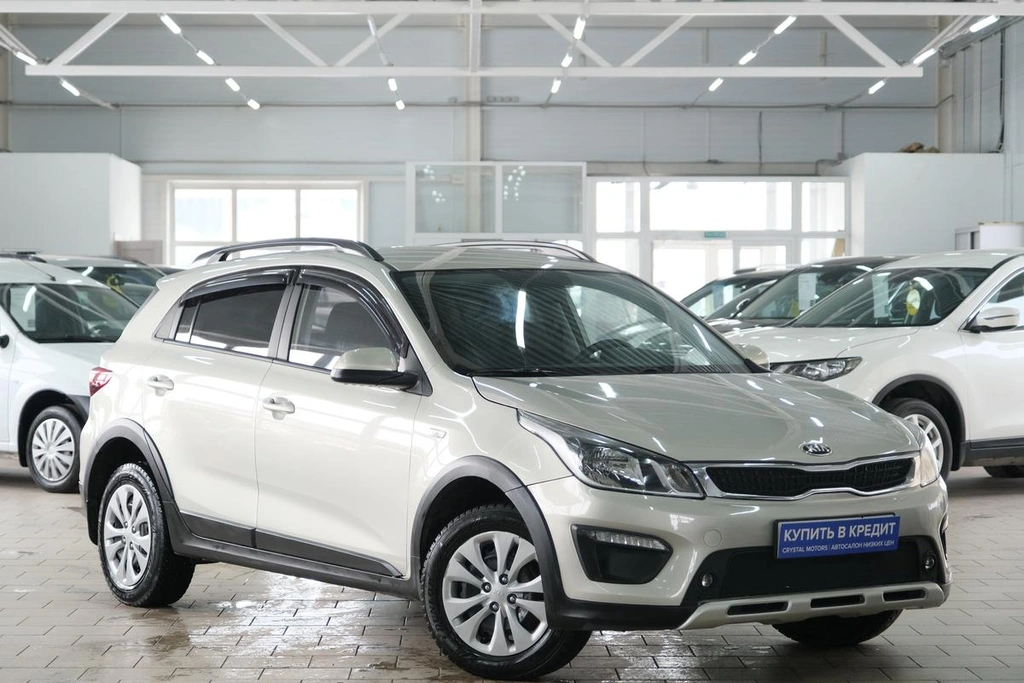Хетчбэк Kia Rio X-Line 2020 года, 1599000 рублей, Омск