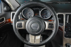 Внедорожник Jeep Grand Cherokee 2012 года, 1679000 рублей, Тюмень