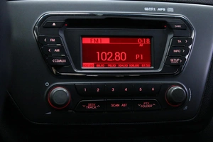 Хетчбэк Kia Rio 2012 года, 833000 рублей, Солонцы