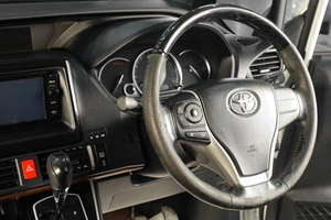 Минивэн Toyota Esquire 2015 года, 2319000 рублей, Тюмень