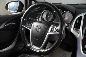 Хетчбэк Opel Astra GTC 2013 года, 1259000 рублей, Тюмень