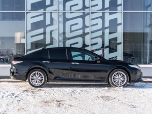 Седан Toyota Camry 2018 года, 2310000 рублей, Самара