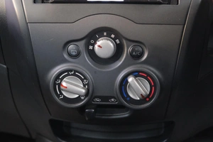 Хетчбэк Nissan Note 2019 года, 999000 рублей, Омск