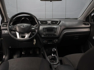 Хетчбэк Kia Rio 2012 года, 840000 рублей, Омск