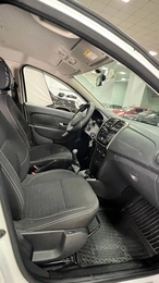 Седан Renault Logan 2018 года, 990000 рублей, Нижневартовск