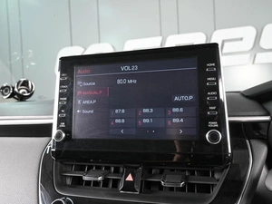 Седан Toyota Corolla 2019 года, 1999000 рублей, Ростов-на-Дону