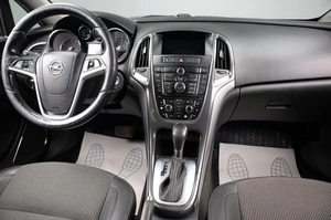 Хетчбэк Opel Astra 2012 года, 559000 рублей, Оренбург