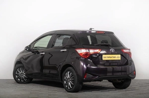 Хетчбэк Toyota Vitz 2018 года, 1029000 рублей, Томск
