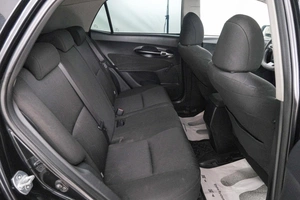 Хетчбэк Toyota Auris 2011 года, 1109000 рублей, Красноярск