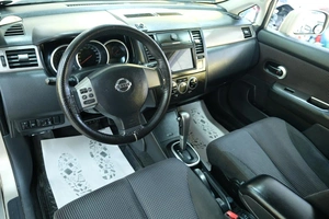 Хетчбэк Nissan Tiida 2012 года, 999000 рублей, Омск