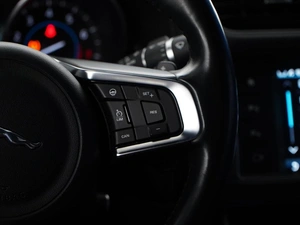 Седан Jaguar XF 2016 года, 1997077 рублей, Москва