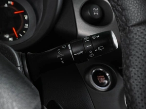 Внедорожник Toyota RAV4 2010 года, 1415000 рублей, Воронеж