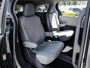 Минивэн Toyota Sienna 2021 года, 3999000 рублей, Ставрополь