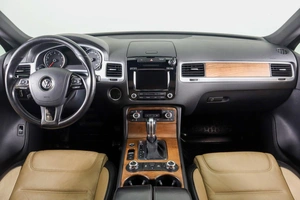 Внедорожник Volkswagen Touareg 2011 года, 2349000 рублей, Пермь