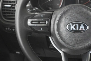 Седан Kia Rio 2017 года, 1359000 рублей, Кемерово