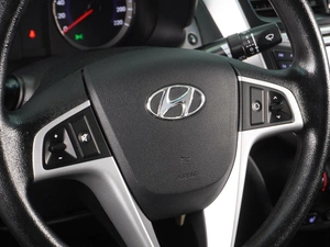 Седан Hyundai Solaris 2013 года, 869000 рублей, Воронеж