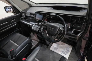 Минивэн Honda Stepwgn Spada 2015 года, 1799000 рублей, Новокузнецк