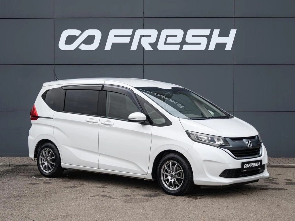 Минивэн Honda Freed 2017 года, 1700000 рублей, Краснодар