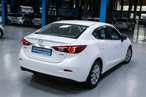 Хетчбэк Mazda 3 2018 года, 1498000 рублей, Солонцы