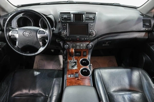 Внедорожник Toyota Highlander 2013 года, 2379000 рублей, Новокузнецк