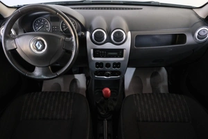 Хетчбэк Renault Sandero 2011 года, 599000 рублей, Омск