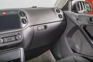 Внедорожник Volkswagen Tiguan 2010 года, 1099000 рублей, Томск