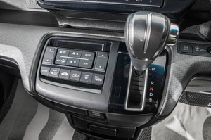 Минивэн Honda Stepwgn 2017 года, 1999000 рублей, Барнаул