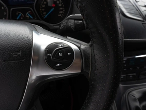 Внедорожник Ford Kuga 2013 года, 1059000 рублей, Саратов