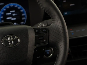 Седан Toyota Camry 2025 года, 4398999 рублей, Москва