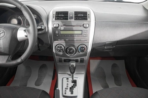 Седан Toyota Corolla 2012 года, 999000 рублей, Барнаул
