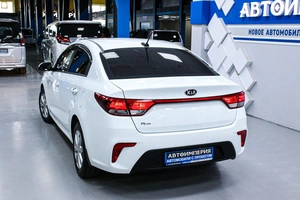 Седан Kia Rio 2018 года, 1363000 рублей, Солонцы